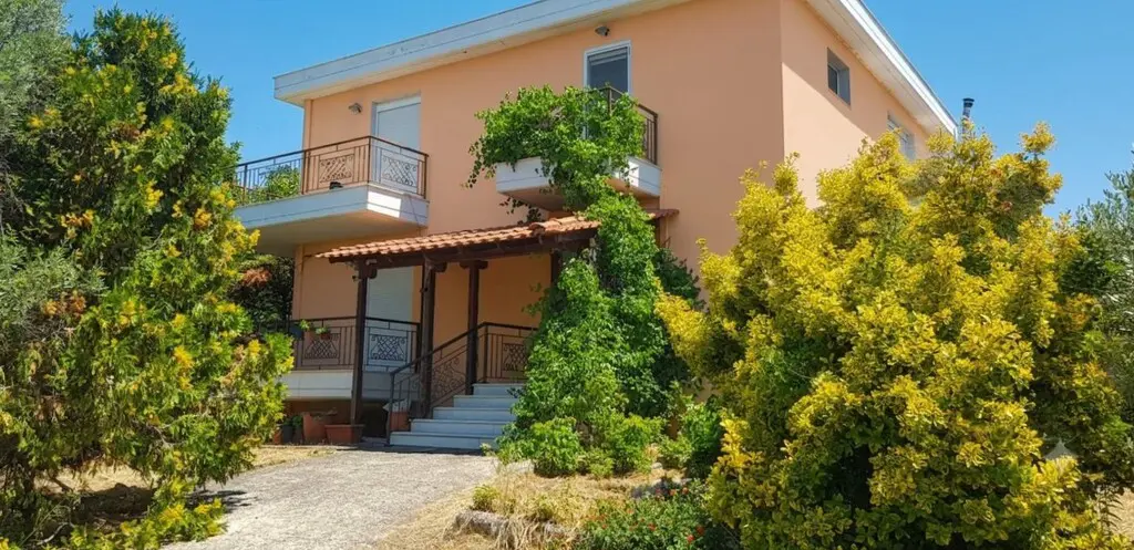 Detached House Of 335 M² In The Suburbs Of Thessaloniki
