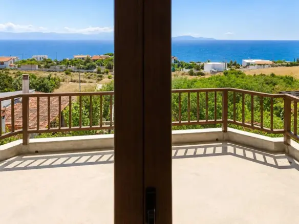 2-bedroom Flat In Rafina, Greece (130 M²)