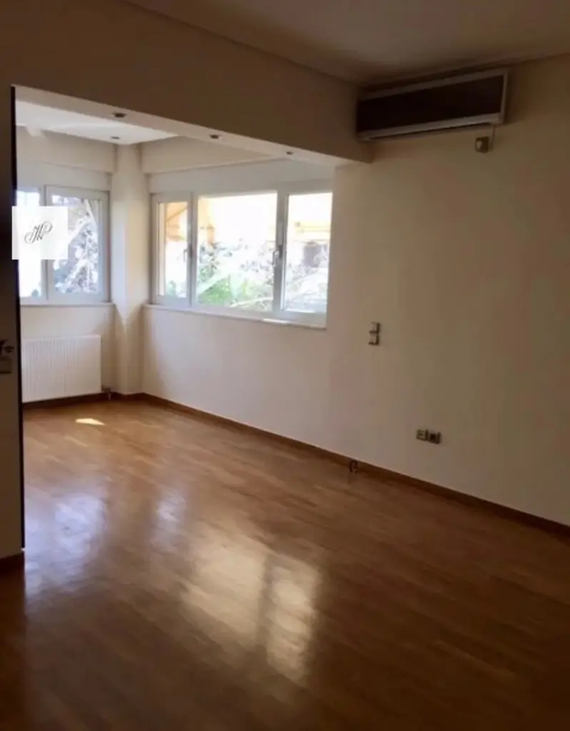 Flat Of 135 M² In Athens