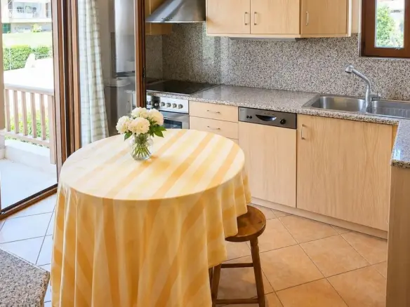 2-bedroom Flat In Rafina, Greece (130 M²)