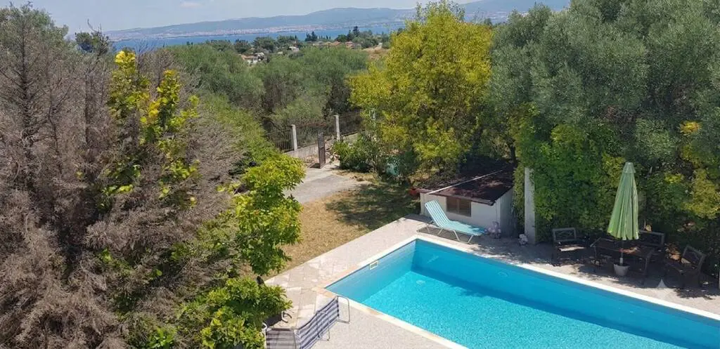 Detached House Of 335 M² In The Suburbs Of Thessaloniki