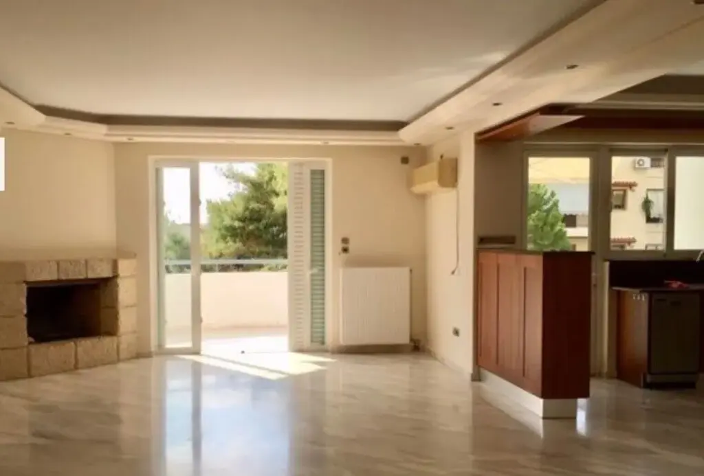 Flat Of 135 M² In Athens