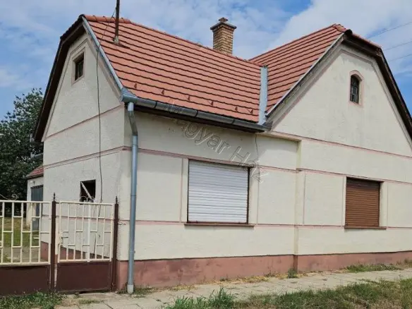 House Of 200 M² With Garden In Nak, Tolna