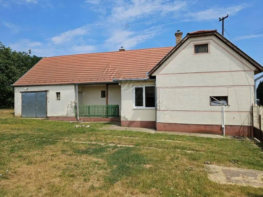 House Of 200 M² With Garden In Nak, Tolna