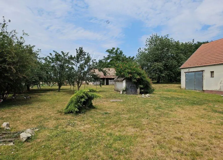 House Of 200 M² With Garden In Nak, Tolna