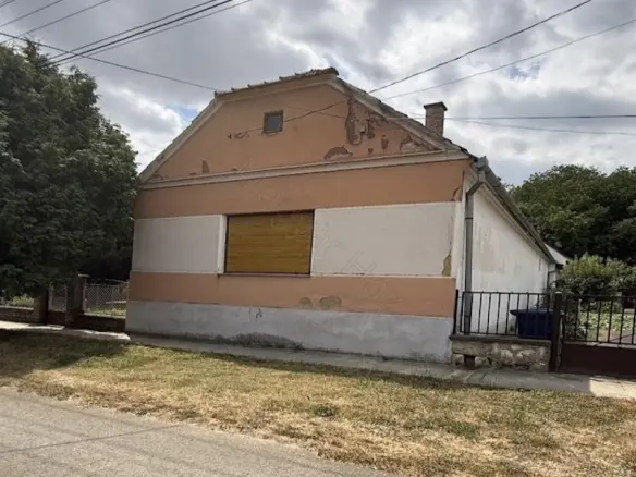 Hiša 100 M² v Kátolyju, Baranja