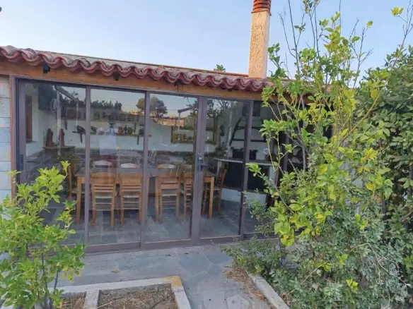 2-bedroom Flat In Rafina, Greece (130 M²)