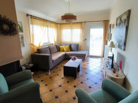 3-bedroom Flat In Paralia, Greece (118 M²)
