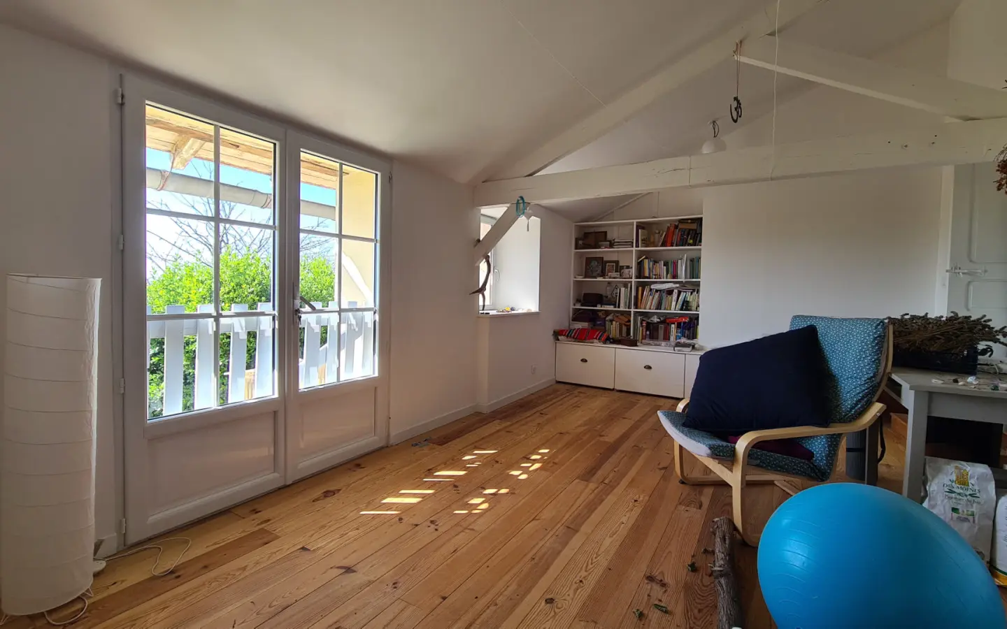House Of 0 M² With Renovated Features In Village