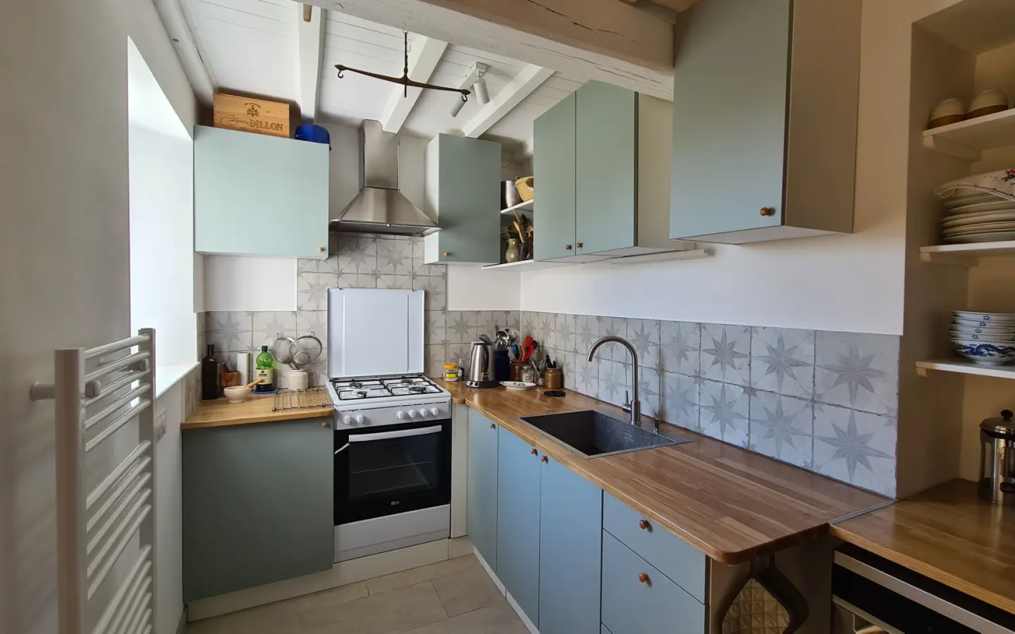 House Of 0 M² With Renovated Features In Village