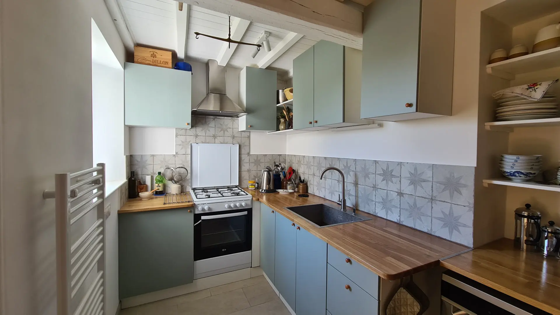 House Of 0 M² With Renovated Features In Village