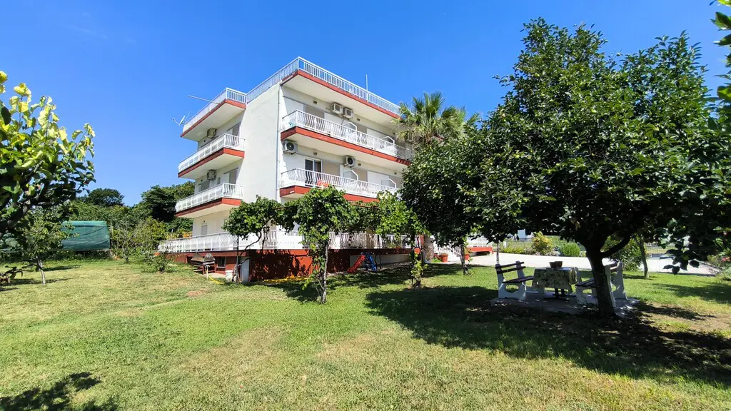 Hotel Of 790 M² On The Olympic Coast
