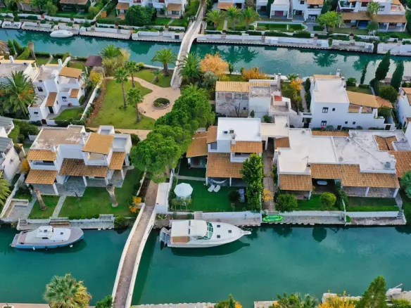 3-bedroom Villa In Ermioni, Greece (147 M²)