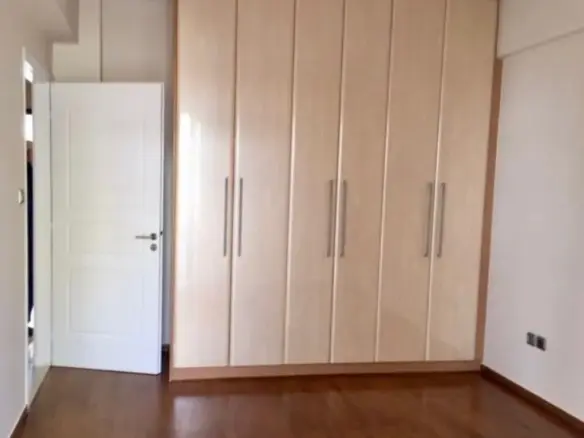 3-bedroom Flat In Voula, Greece (135 M²)