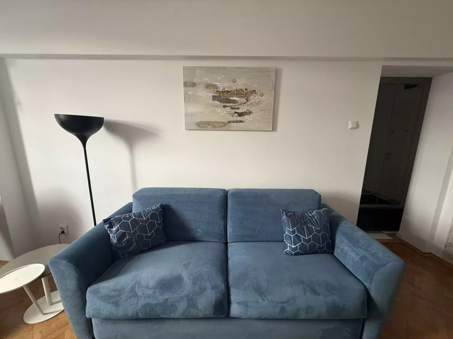 tempImageBUOWRE Fully Renovated 2-bedroom Apartment For Sale Near Piața Romană, Central Bucharest