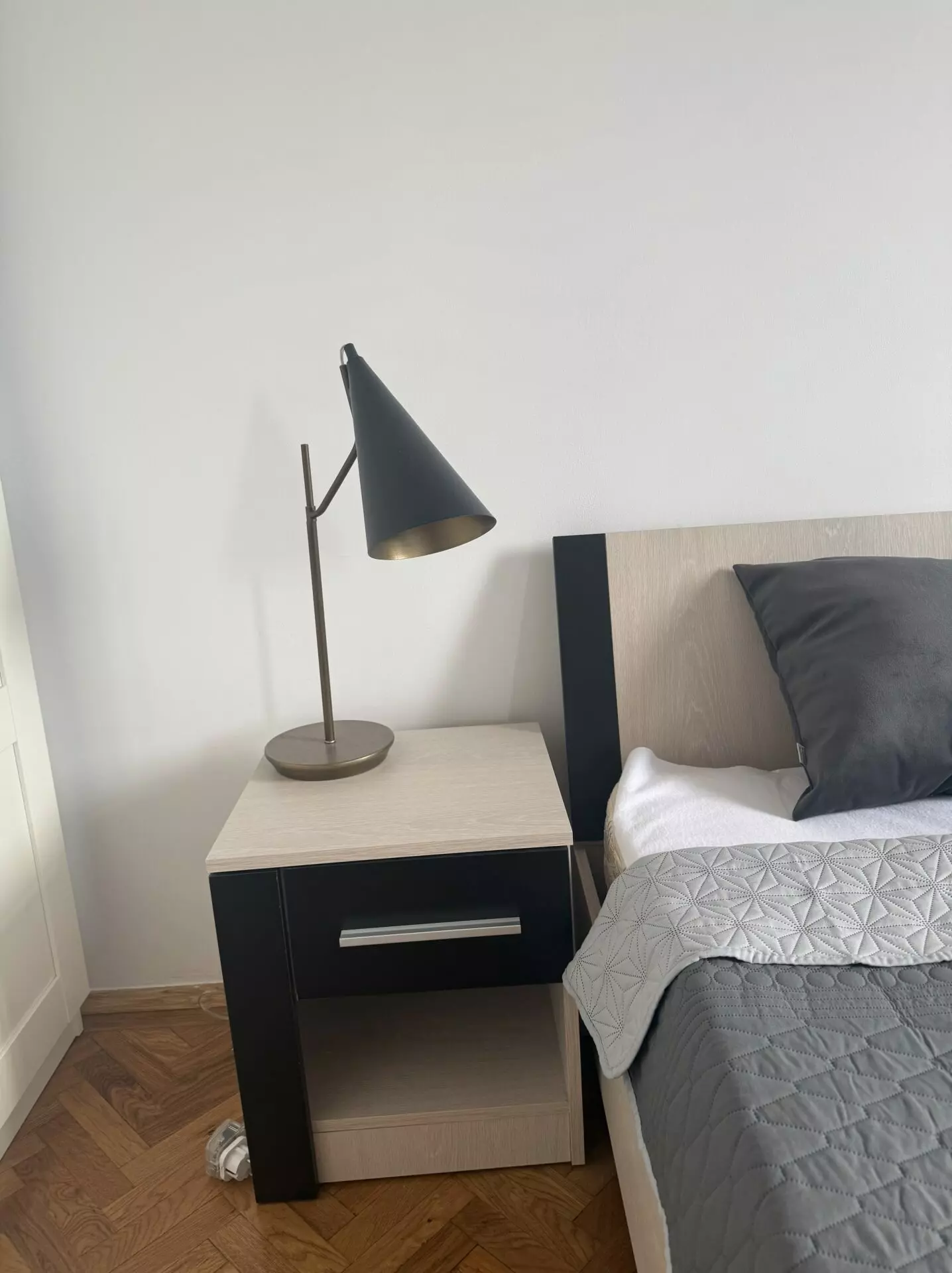 tempImageIh3KwR Fully Renovated 2-bedroom Apartment For Sale Near Piața Romană, Central Bucharest