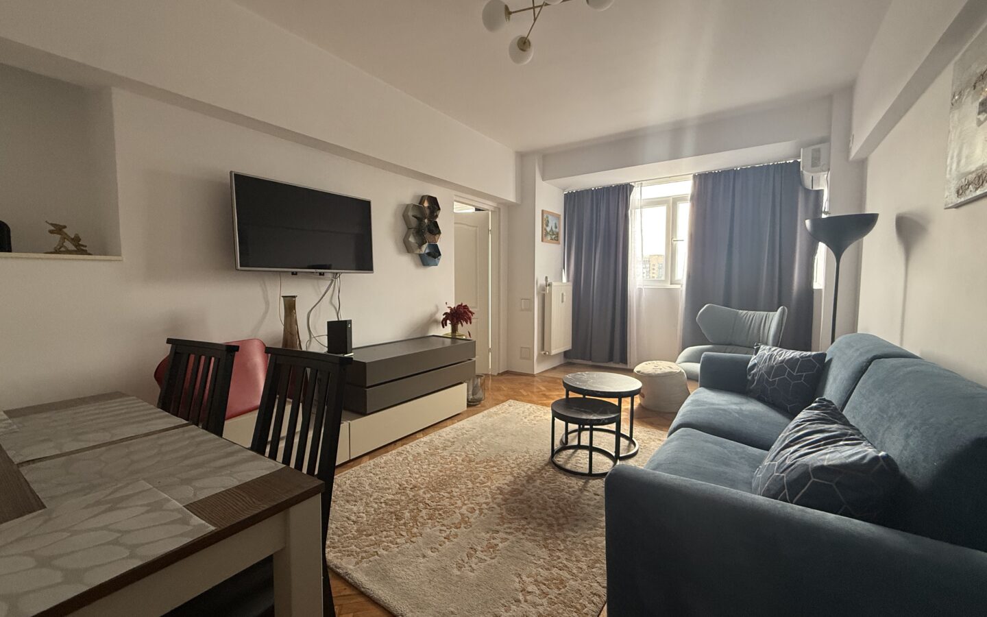 Fully Renovated 2-bedroom Apartment For Sale Near Piața Romană, Central Bucharest
