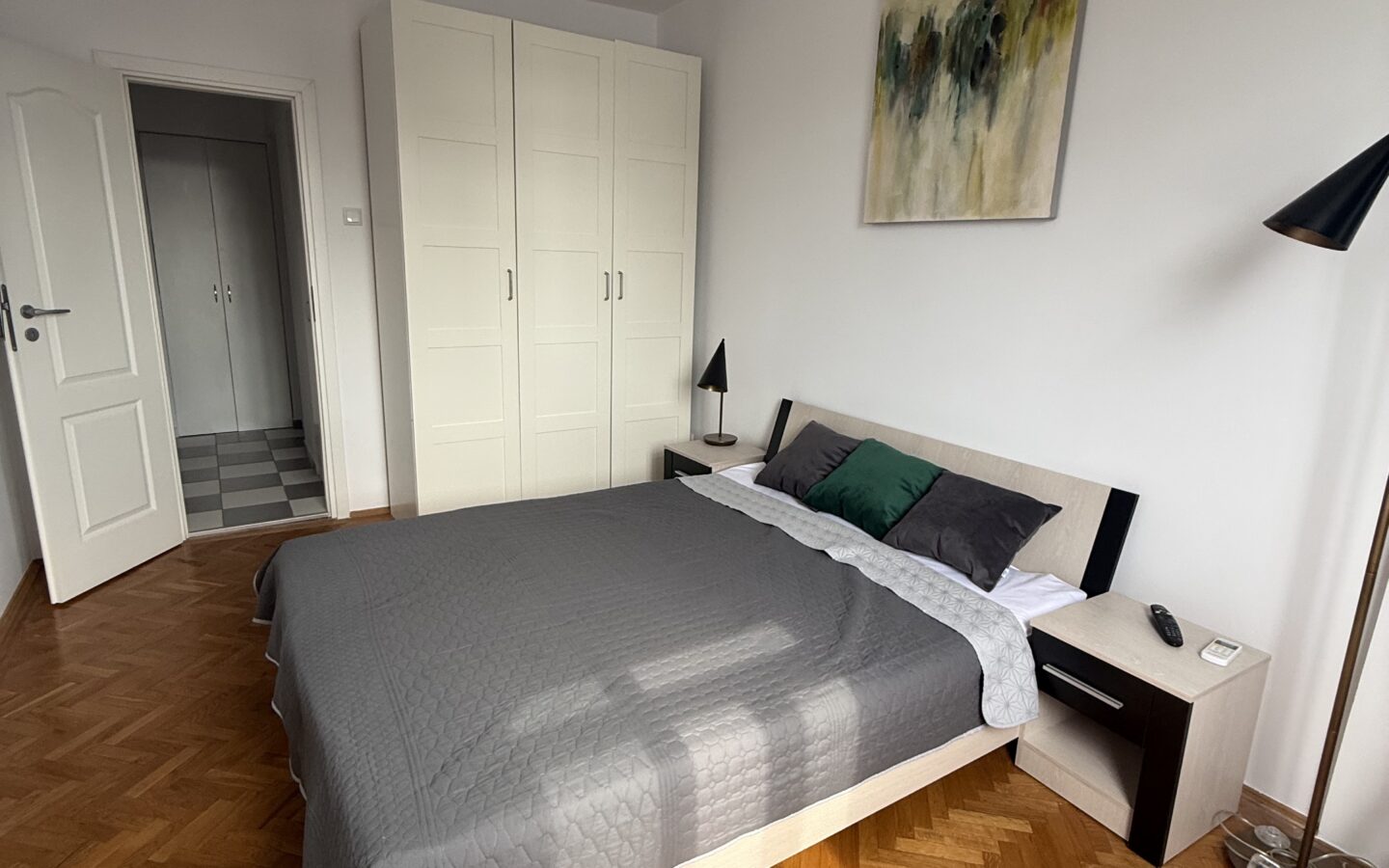 Fully Renovated 2-bedroom Apartment For Sale Near Piața Romană, Central Bucharest