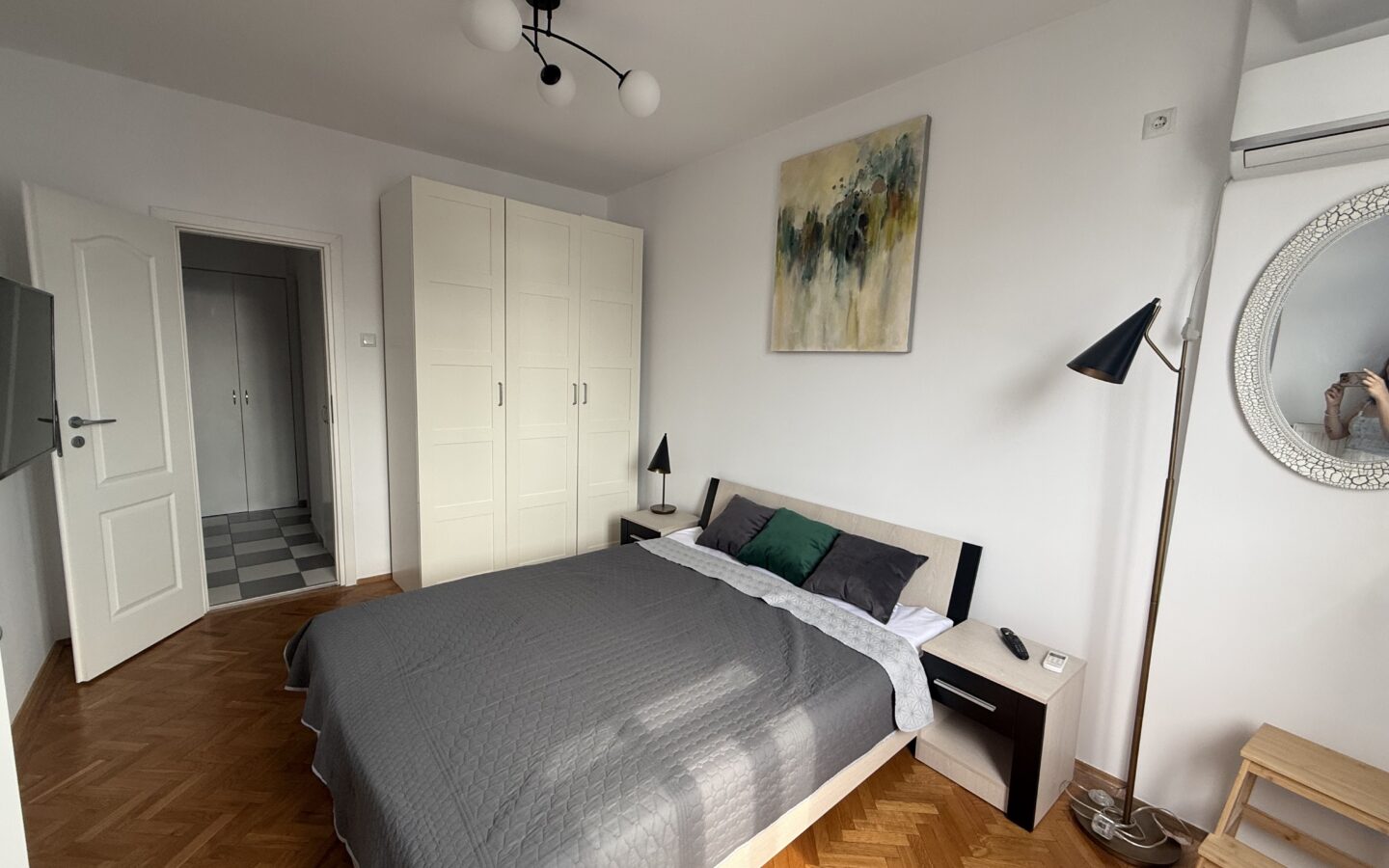 Fully Renovated 2-bedroom Apartment For Sale Near Piața Romană, Central Bucharest