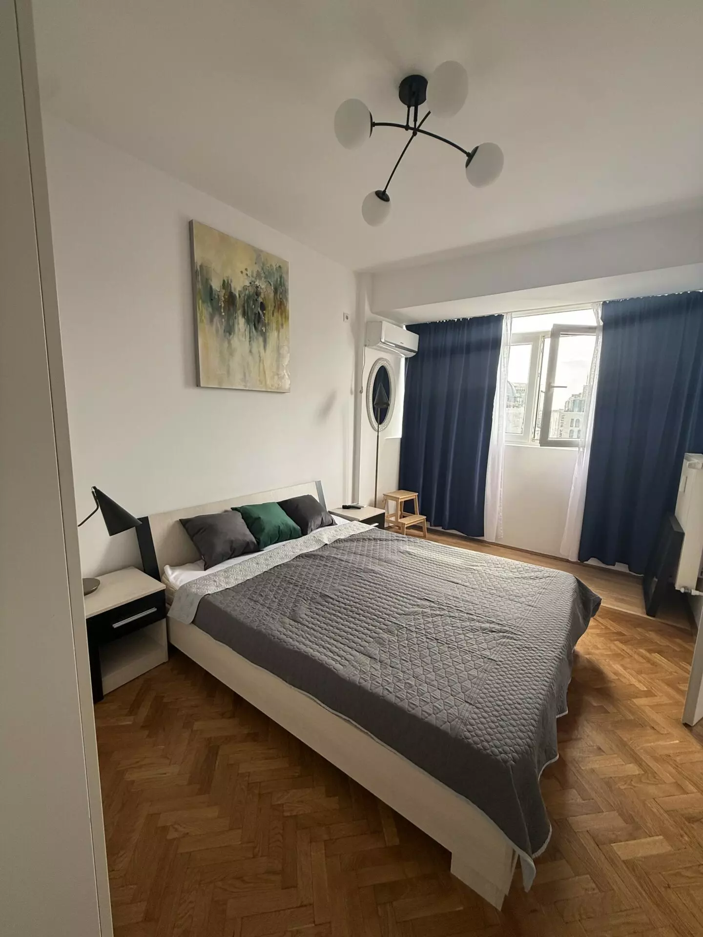 tempImagenWoi0v Fully Renovated 2-bedroom Apartment For Sale Near Piața Romană, Central Bucharest