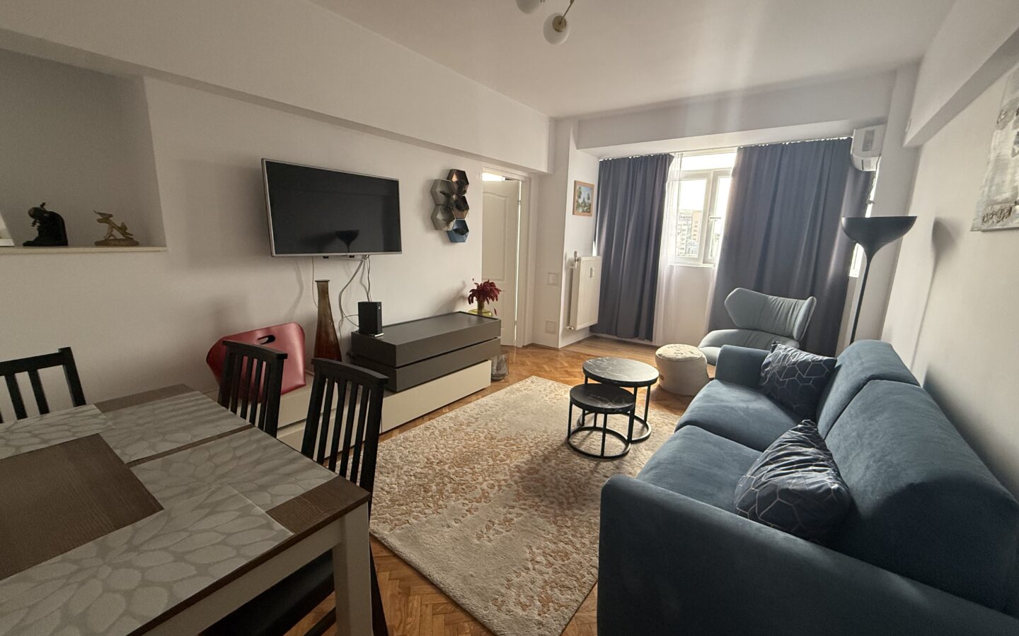 Fully Renovated 2-bedroom Apartment For Sale Near Piața Romană, Central Bucharest