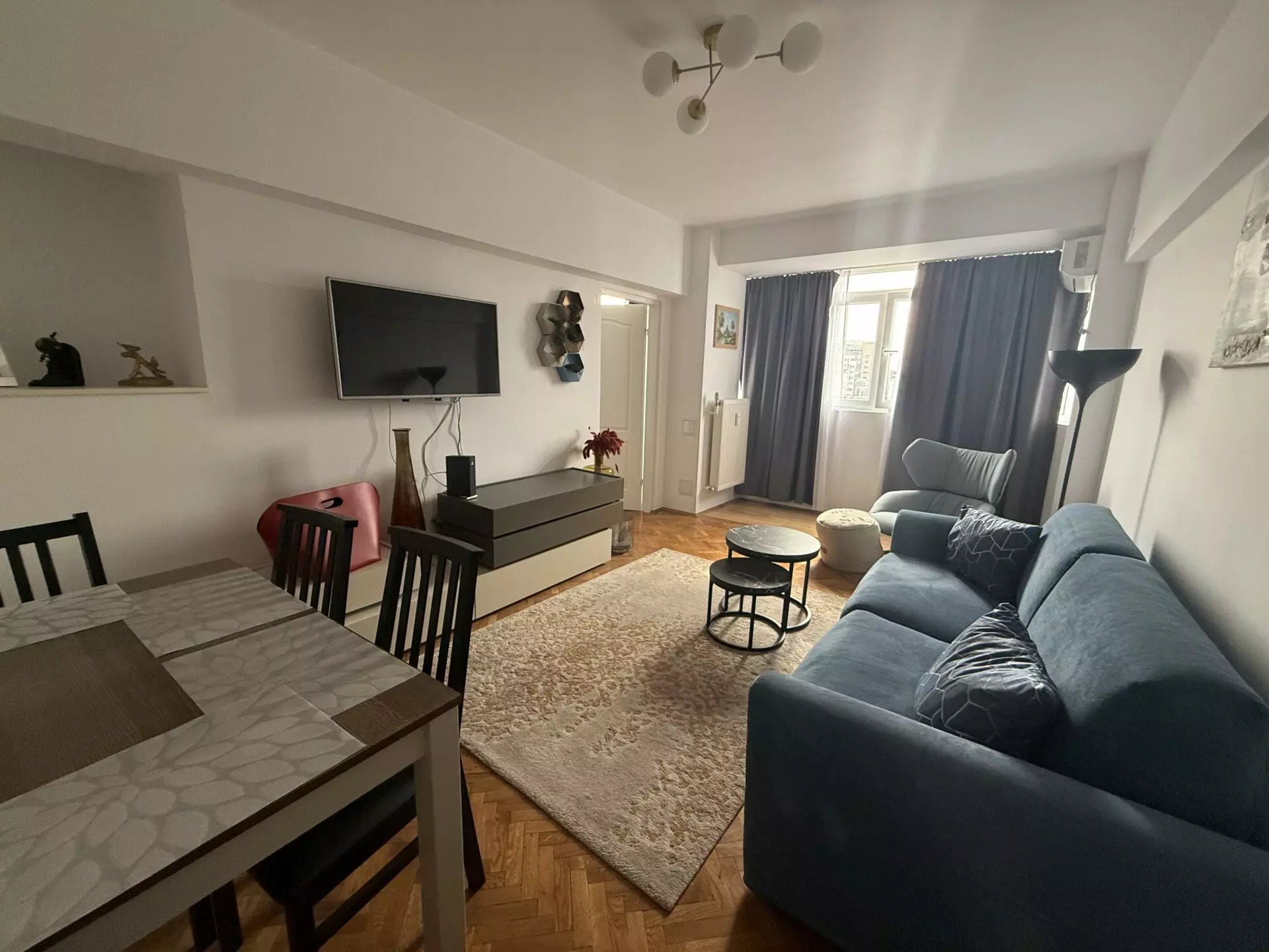 tempImagepTJlpl Fully Renovated 2-bedroom Apartment For Sale Near Piața Romană, Central Bucharest