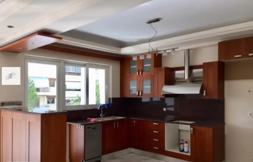 Flat Of 135 M² In Athens