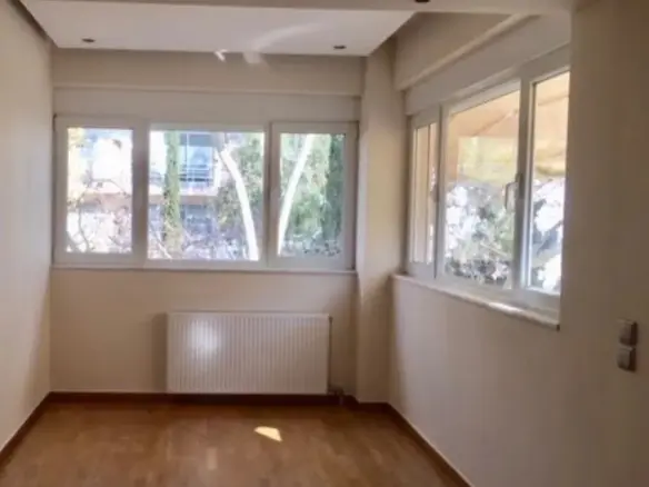 3-bedroom Flat In Voula, Greece (135 M²)