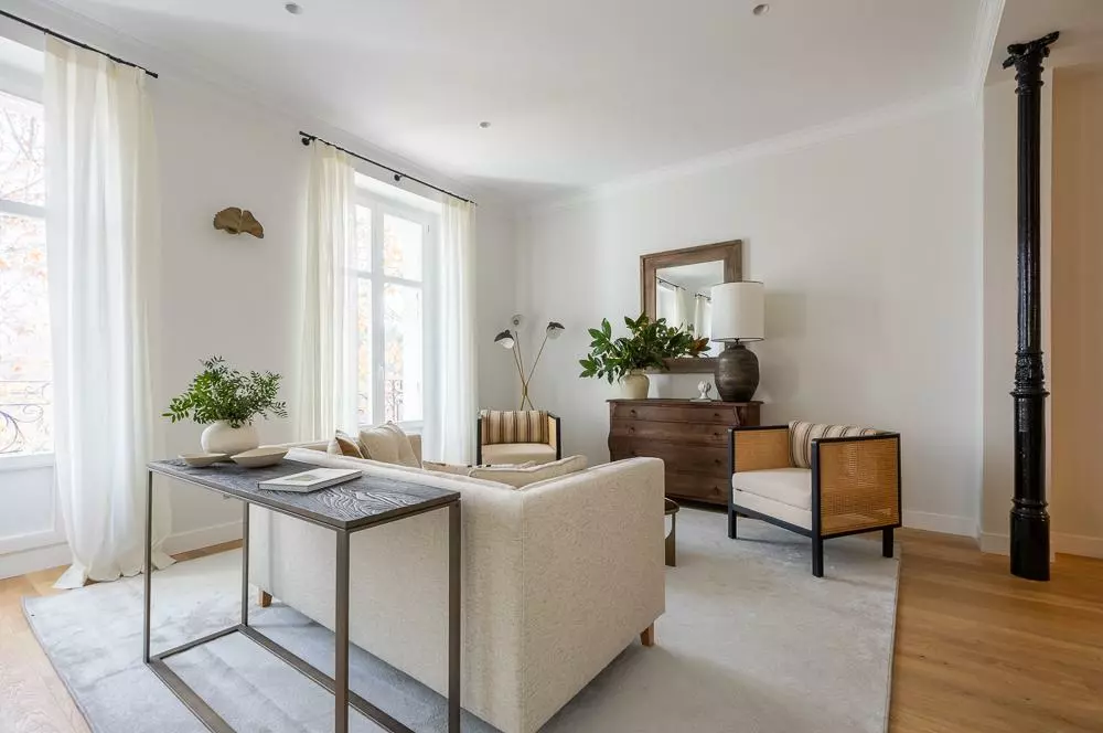 3889008-17a9128c Apartment Of 100 M² With Views Of The Puerta De Alcalá In A Classic Building