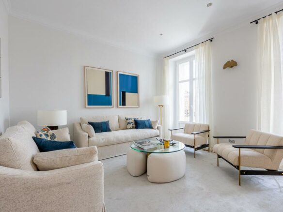 Apartment Of 100 M² With Views Of The Puerta De Alcalá In A Classic Building