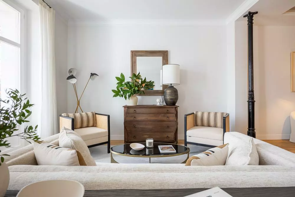 3889008-5a946741 Apartment Of 100 M² With Views Of The Puerta De Alcalá In A Classic Building