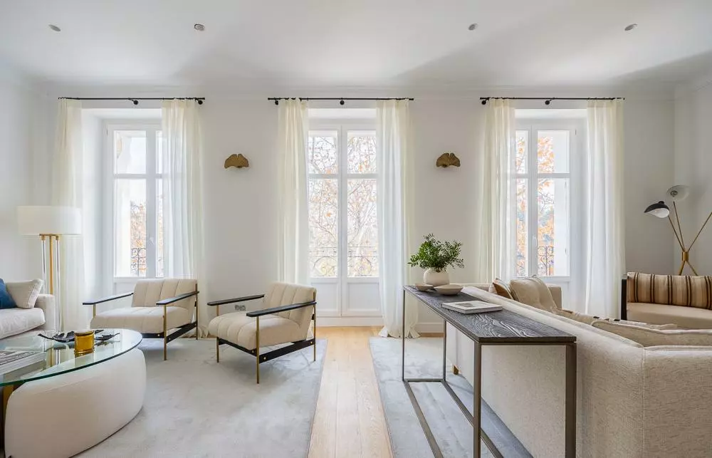 3889008-5d9ce285 Apartment Of 100 M² With Views Of The Puerta De Alcalá In A Classic Building