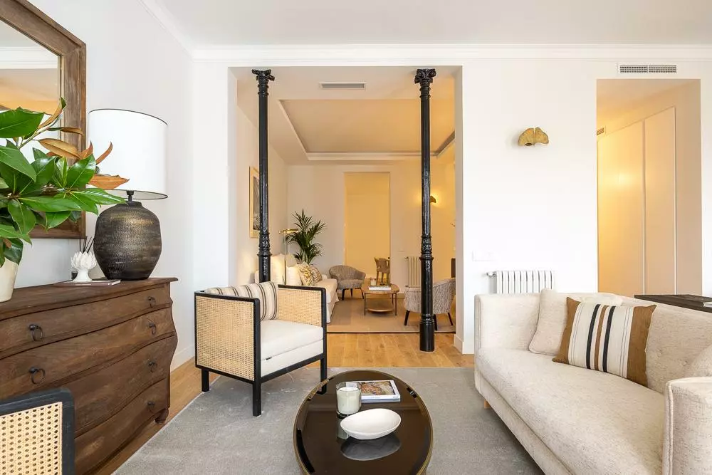 3889008-d5b6fefb Apartment Of 100 M² With Views Of The Puerta De Alcalá In A Classic Building