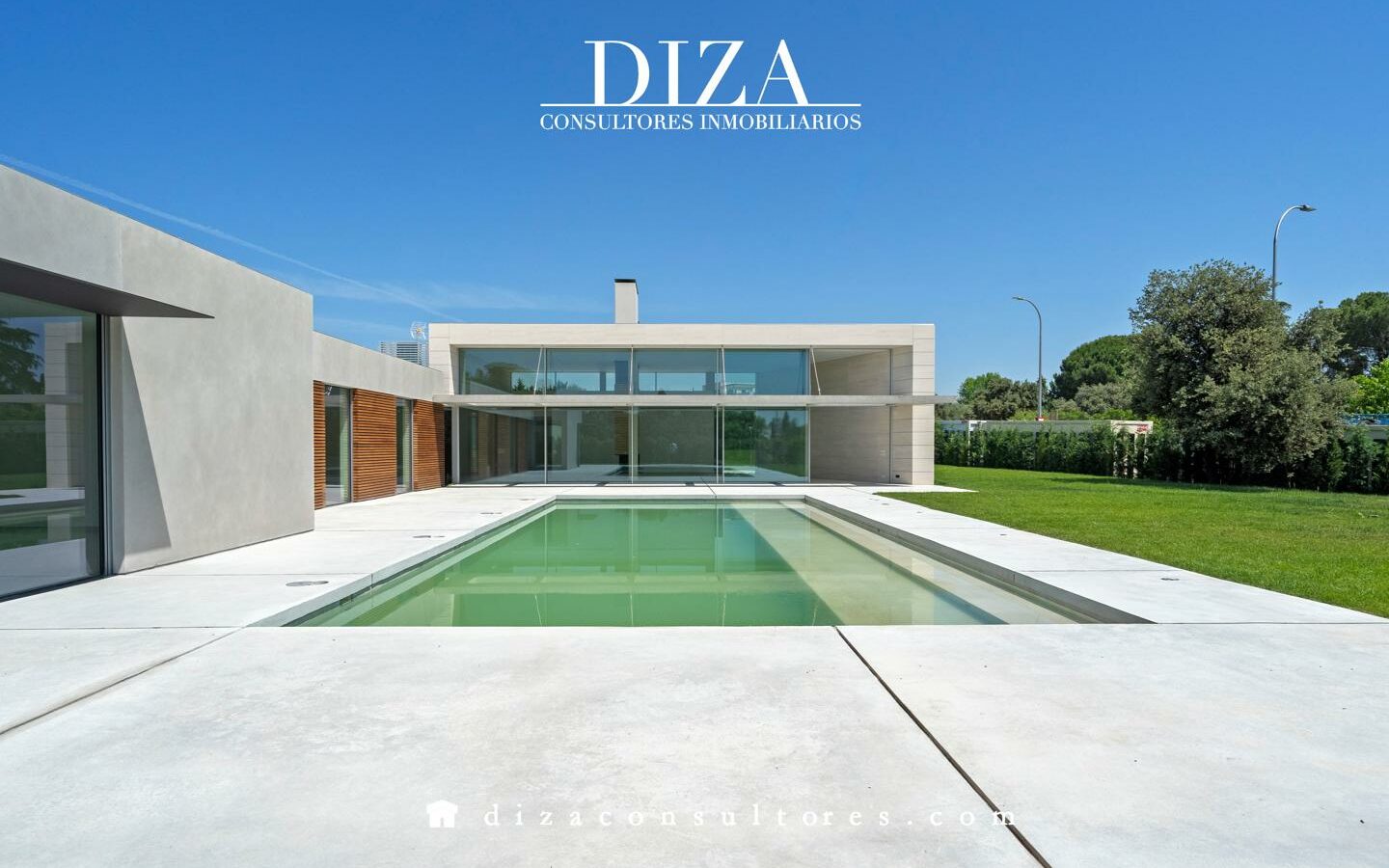 Detached Villa Of 500 M² With New Construction In Valdemarín
