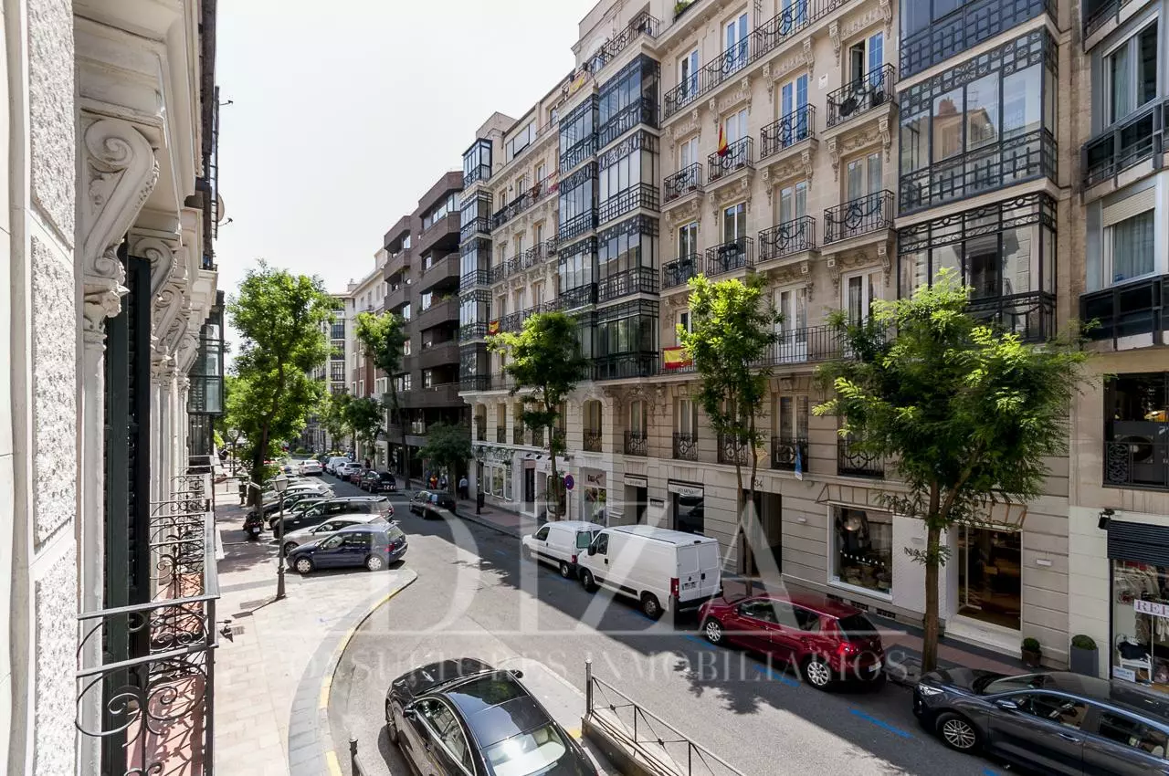 4079702-68ca6d68 Apartment Of 150 M² With Unique Features In Salamanca
