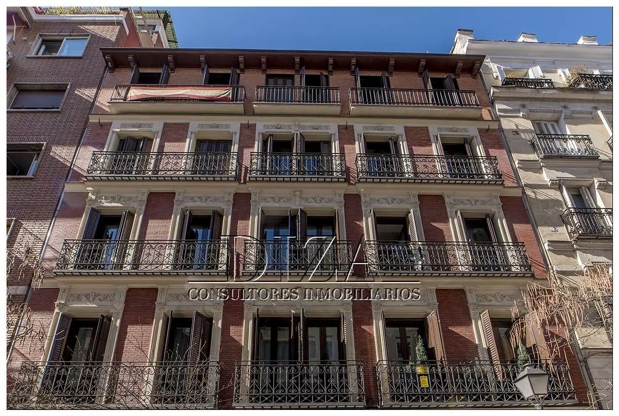 4222712-109628ce House Of 500 M² With Garden View In Madrid