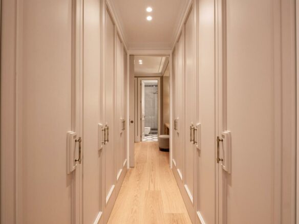 Apartment Of 85 M² With Classic Building Features In Puerta De Alcalá