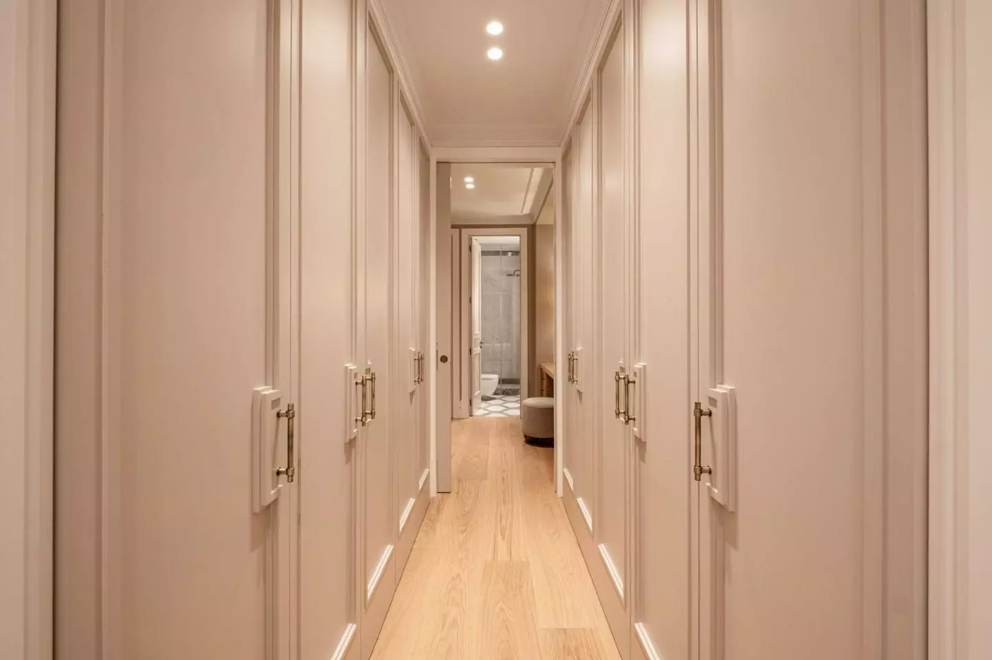 4251521-83d0a509 Apartment Of 85 M² With Classic Building Features In Puerta De Alcalá