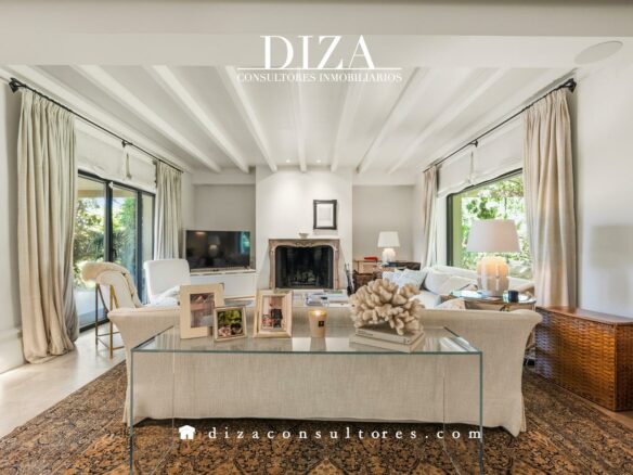 Villa Of 500 M² With Swimming Pool In Somosaguas