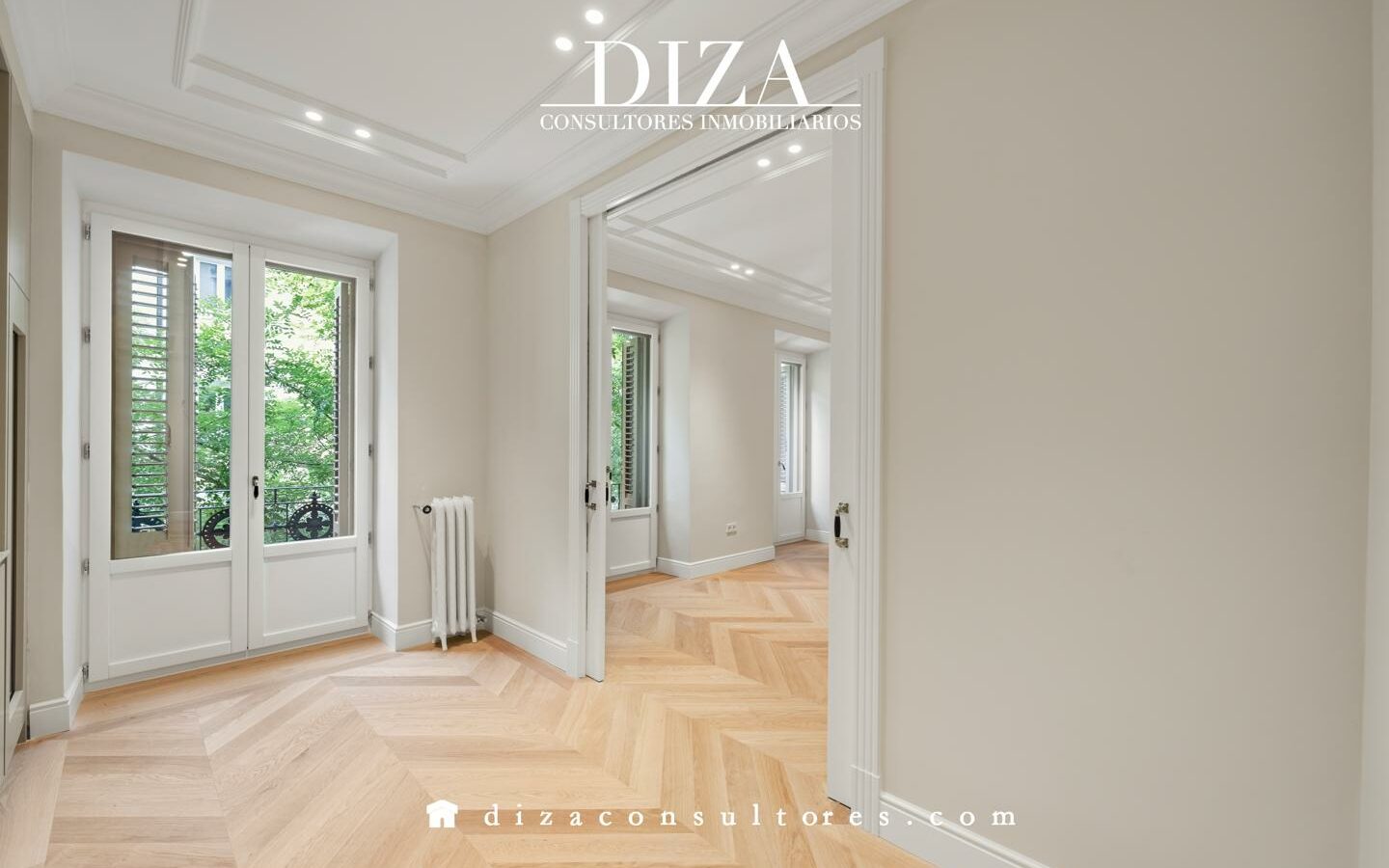 Apartment Of 100 M² With Terrace And Design In Recoletos
