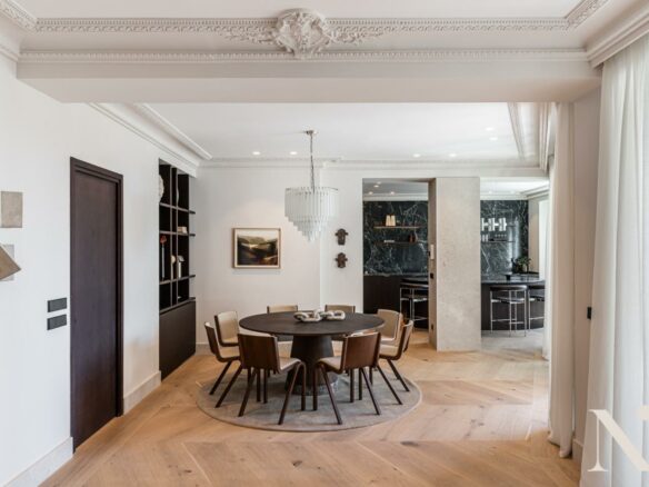 Apartment Of 120 M² With Balcony In Serrano