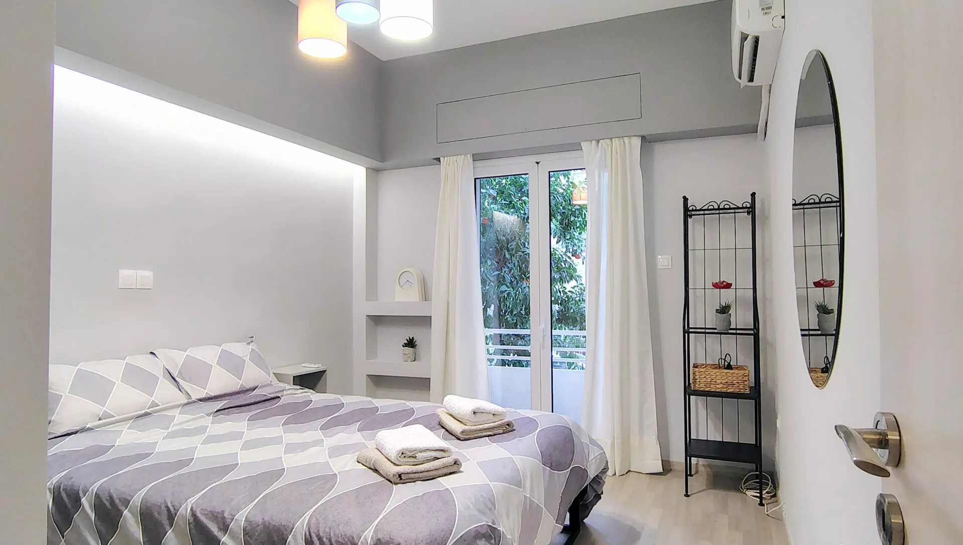 02 Charming Kallithea Apartment