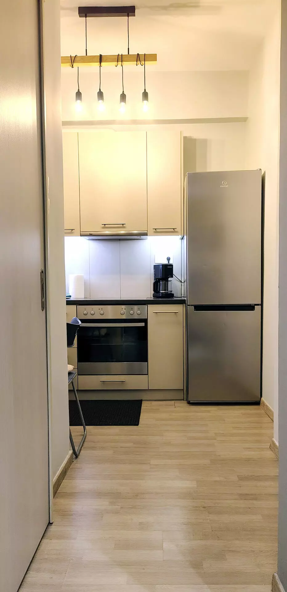 06 Charming Kallithea Apartment