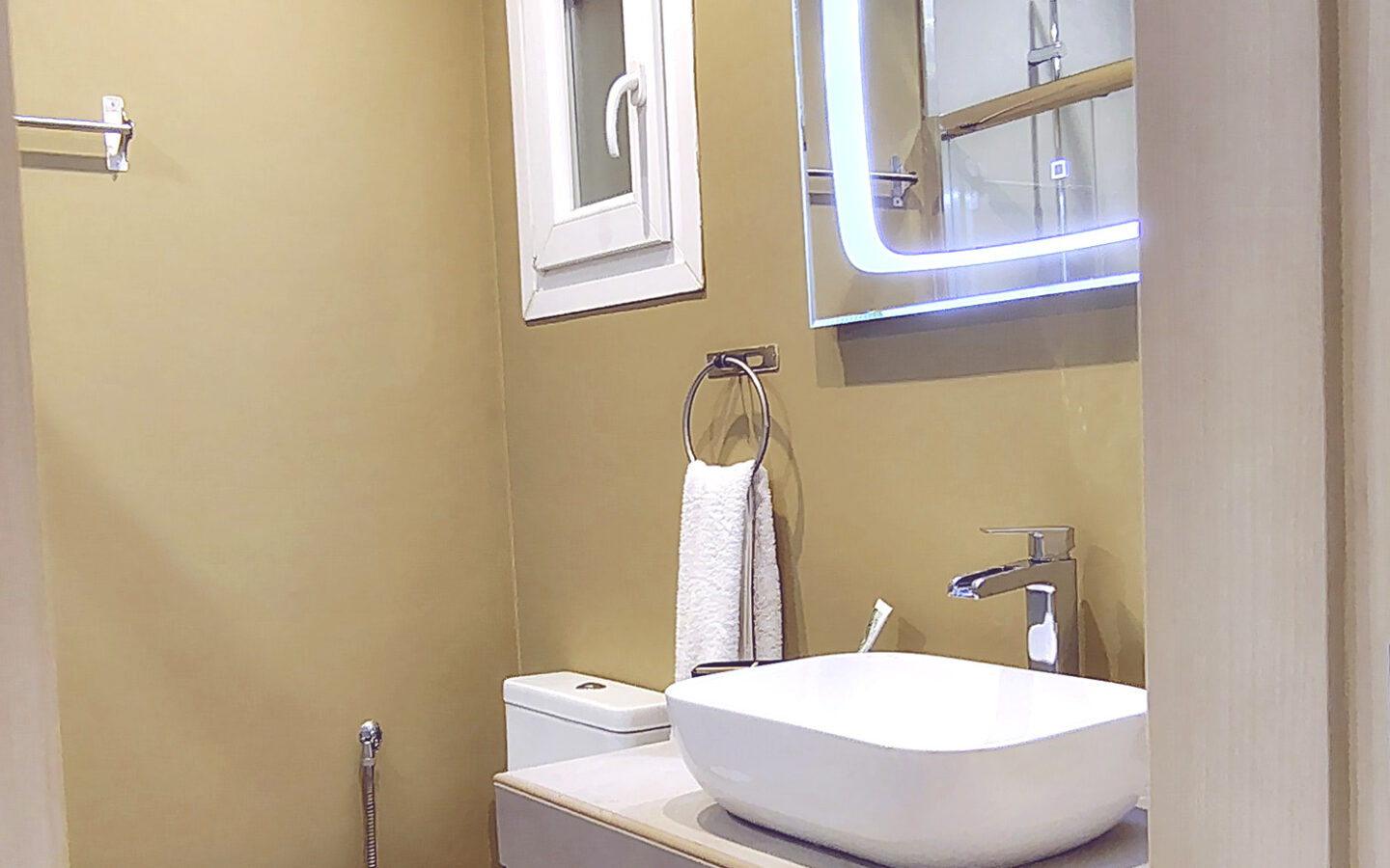 Charming Kallithea Apartment