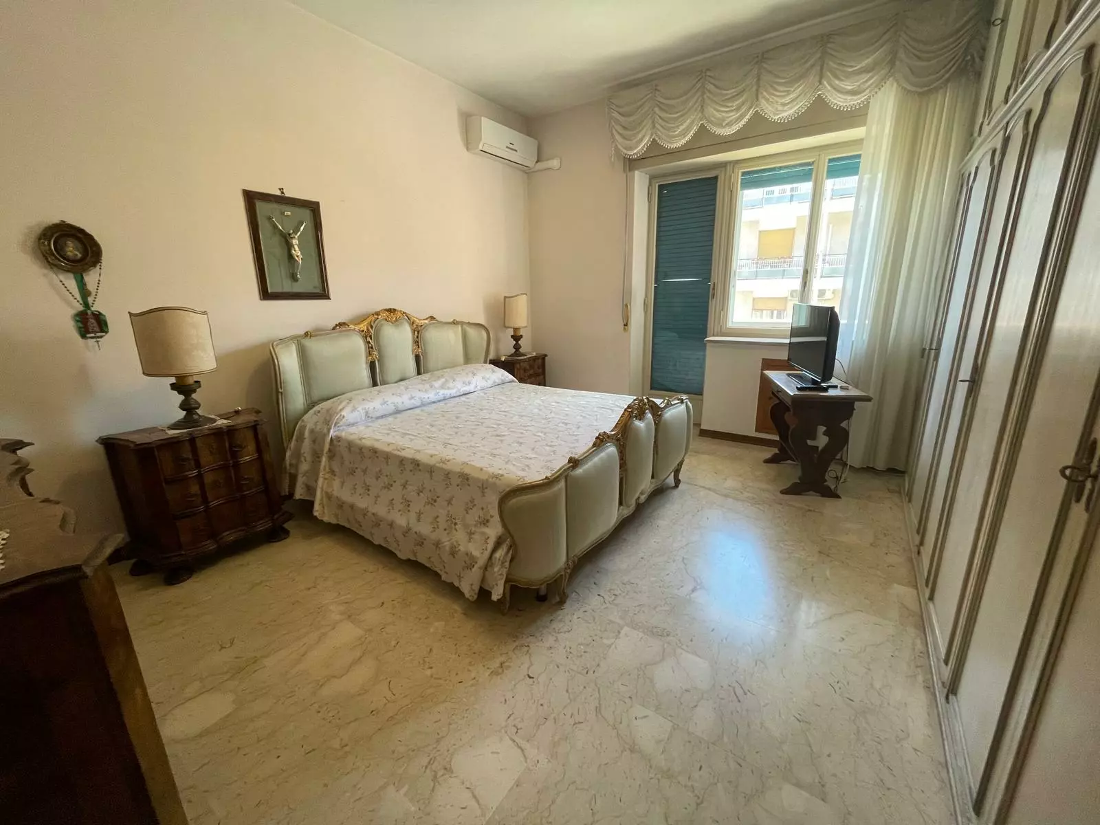 Apartment Of 130 M² With Balcony In Papa Stefano