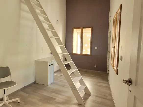 3-bedroom House In Faugeres, France (177 M²)