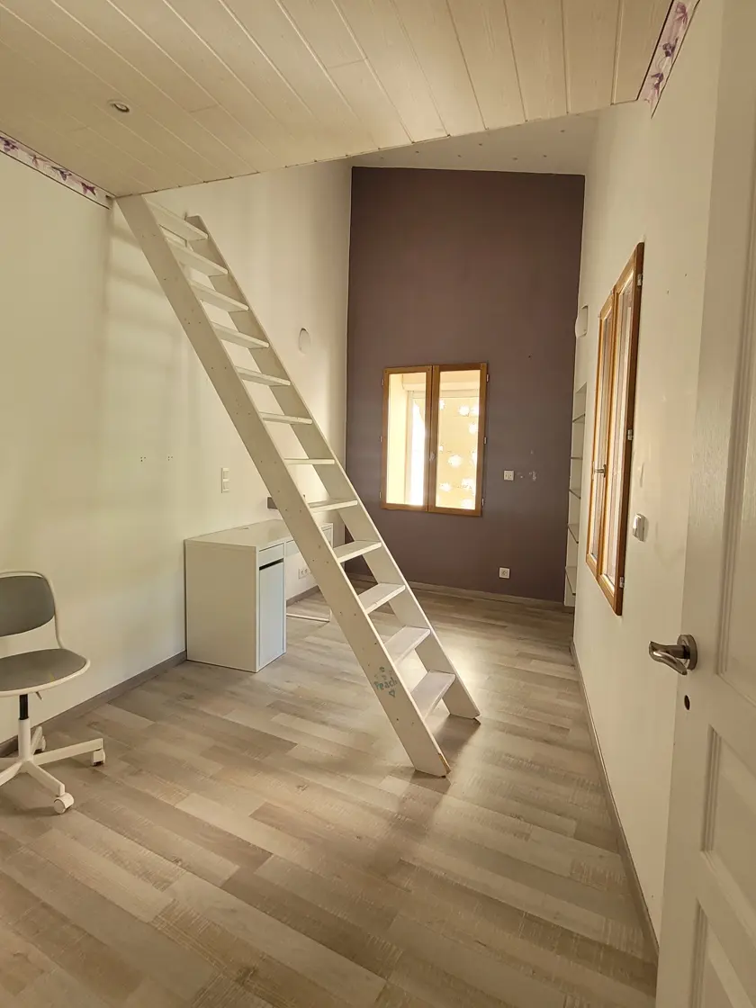 House Of 177 M² In Faugeres, France