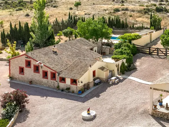 Country House Of 213 M² In Pinoso, Spain