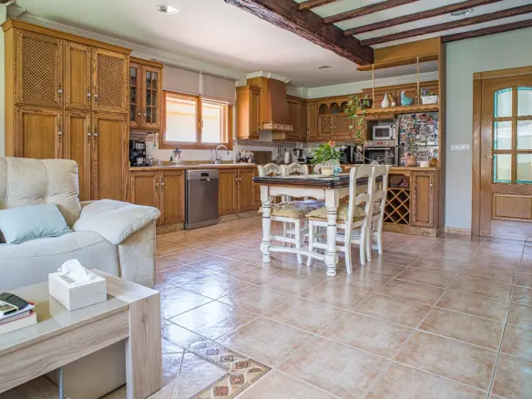 4-bedroom Detached Villa In Pinoso, Spain (113 M²)
