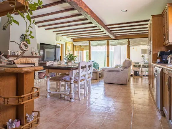 4-bedroom Detached Villa In Pinoso, Spain (113 M²)